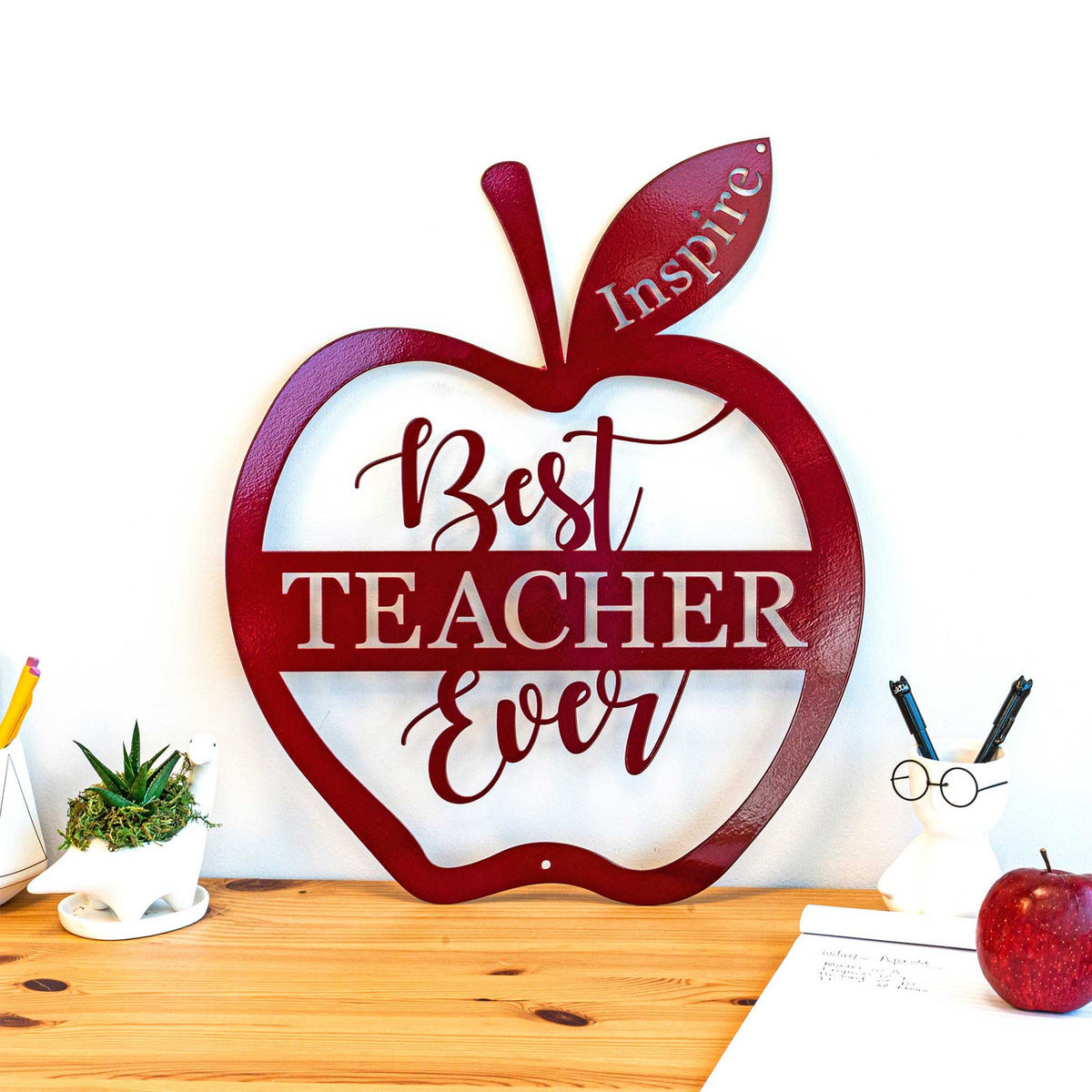 Best Teacher Ever Apple– Lakeshore Metal Decor